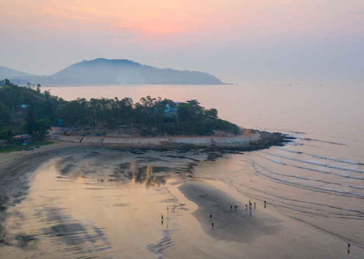 Bãi biển Quỳnh Phương
