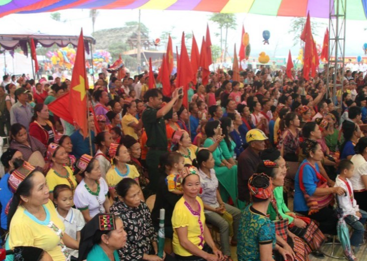 Lễ hội Môn Sơn, Lục Dạ
