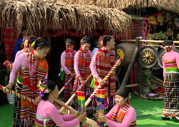 Ngày Hội cồng chiêng của dân tộc Thái (Mường Choọng)