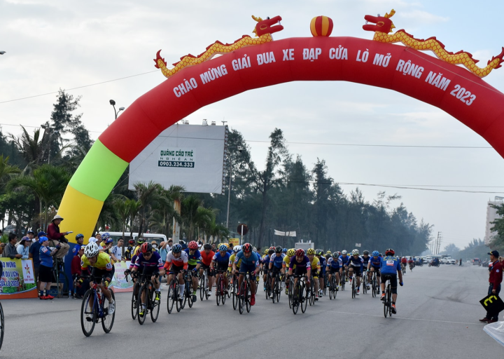 Giải Đua Xe Đạp Cup Hoa Cúc Biển Cửa Lò