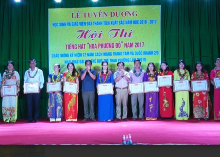 Hội Thi Tiếng Hát Hoa Phượng Đỏ