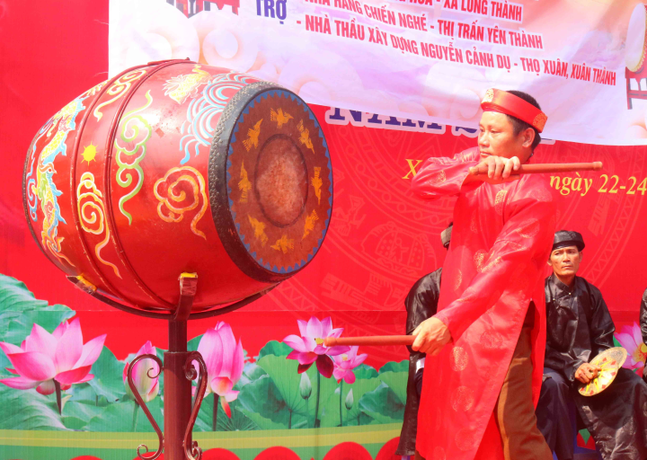 Hội thi đánh trống tế ở Yên Thành