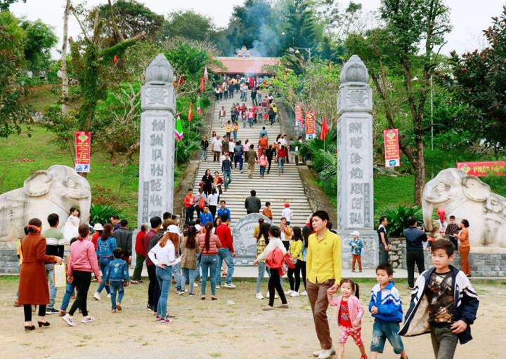  Lễ hội Đền Choọng