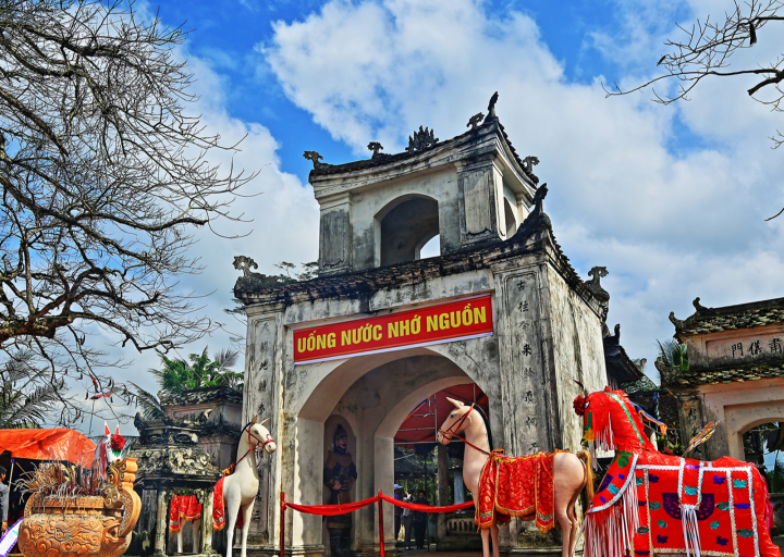 Lễ hội Đền Bạch Mã