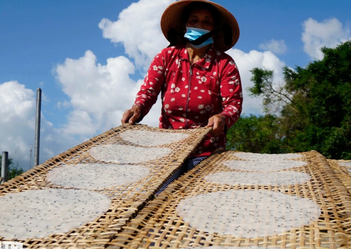 Làng bánh tráng Trường Cửu