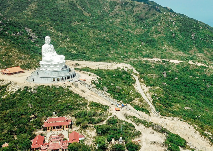 Quần thể du lịch sinh thái và tâm linh Linh Phong