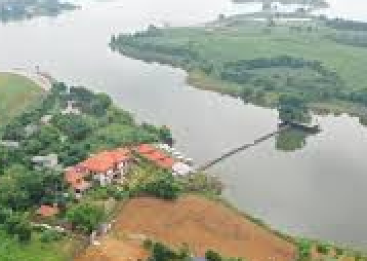 Điểm du lịch thôn Lòng Hồ