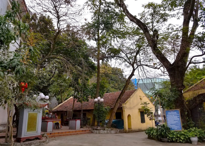 Đền Nhà Bà