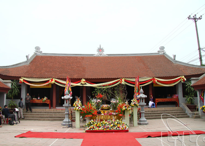 Đình Nhật Tân
