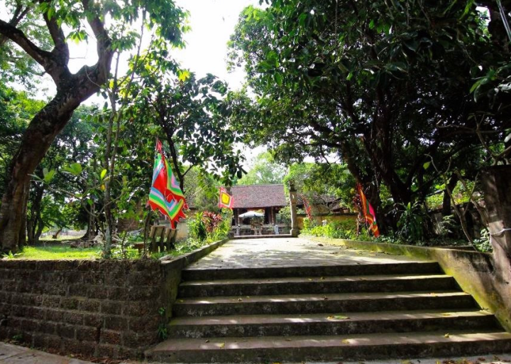 Đền Phùng Hưng
