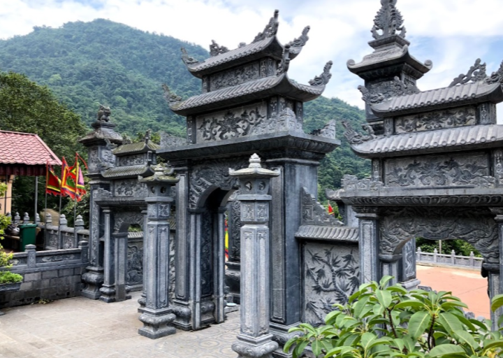 Đền Trung