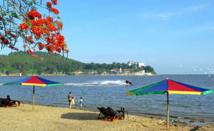 Bãi tắm khu II
