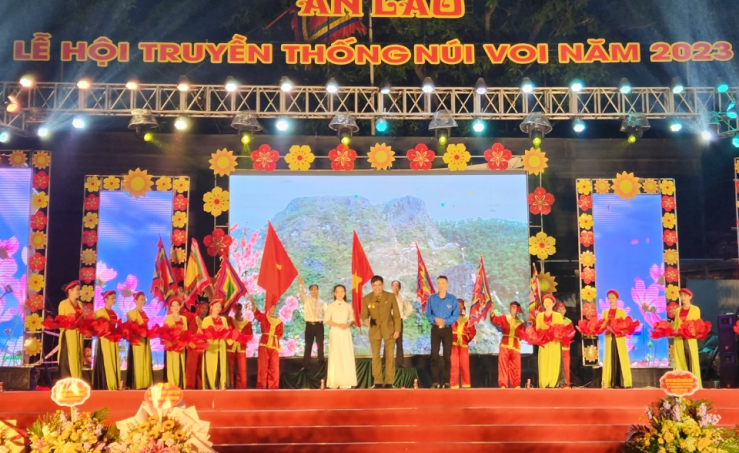 Lễ hội truyền thống Núi Voi