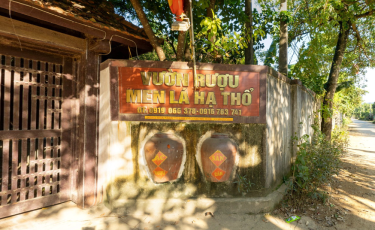 Điểm tham quan du lịch Rượu men Lá Lê Đông