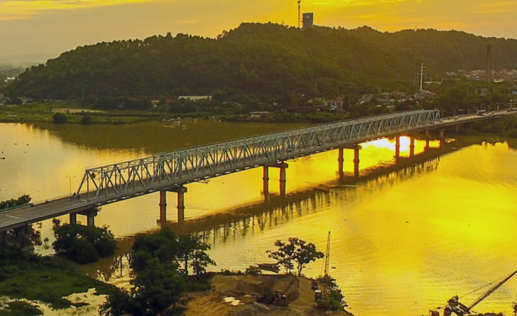 Du thuyền sông Lam, cầu Bến Thuỷ