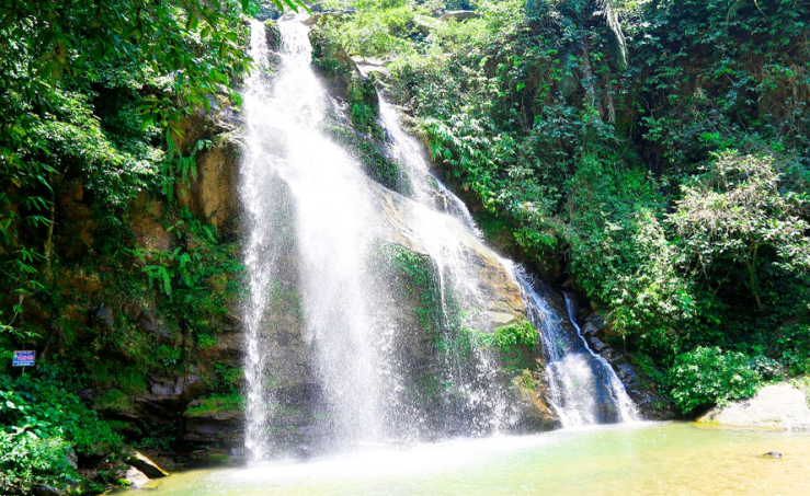 Thác Mưa, bản Chà Luôn