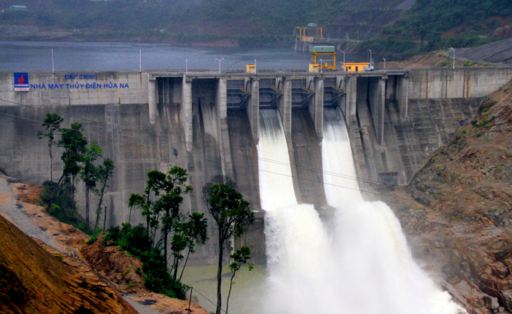 Lòng hồ Thủy điện Hủa Na