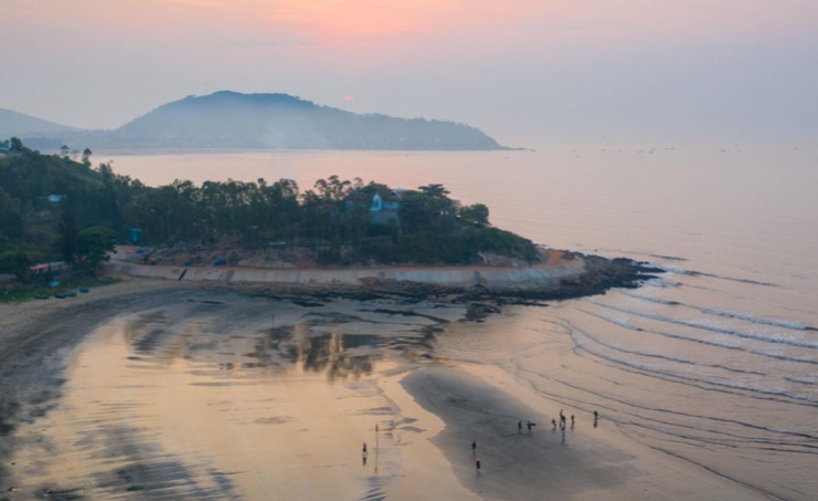 Bãi biển Quỳnh Phương
