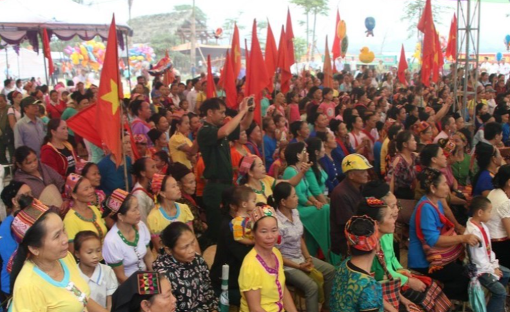 Lễ hội Môn Sơn, Lục Dạ