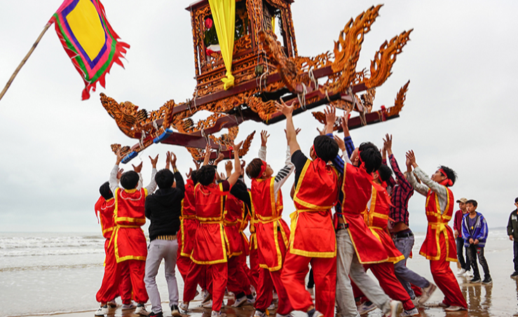 Lễ hội Đền Cờn