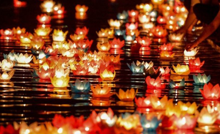 Lễ thả hoa đăng