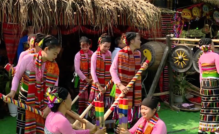 Ngày Hội cồng chiêng của dân tộc Thái (Mường Choọng)