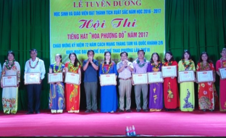 Hội Thi Tiếng Hát Hoa Phượng Đỏ