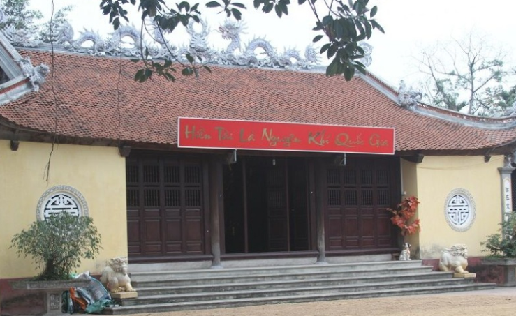 Đền thờ Thân Nhân Trung