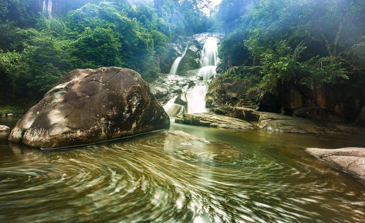 Thác Khe Vằn
